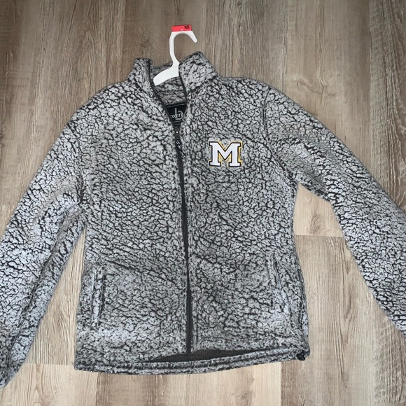 UMich zip up - Picture 1 of 1